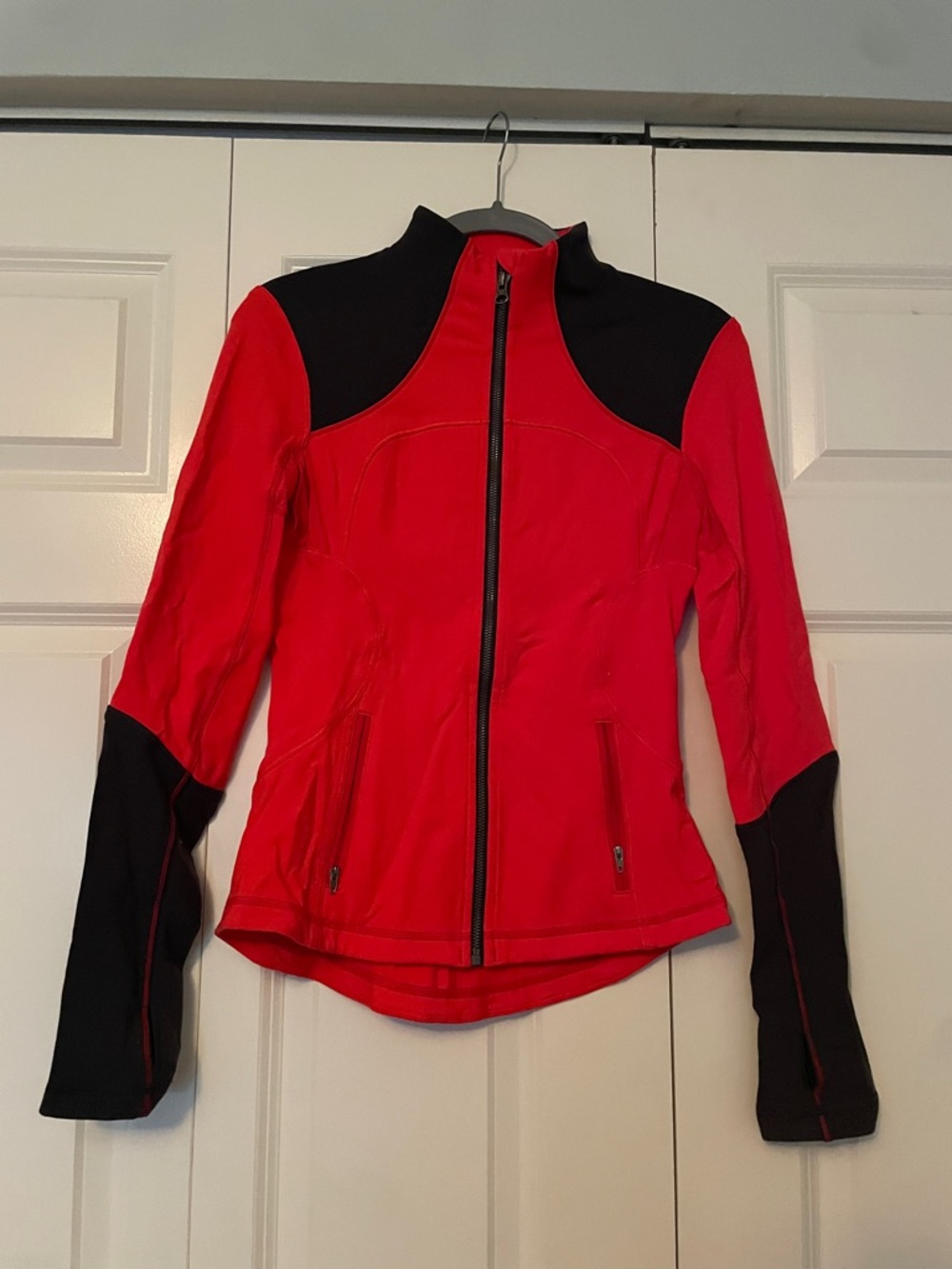 Lululemon Women’s Red and Black Active Zip scuba